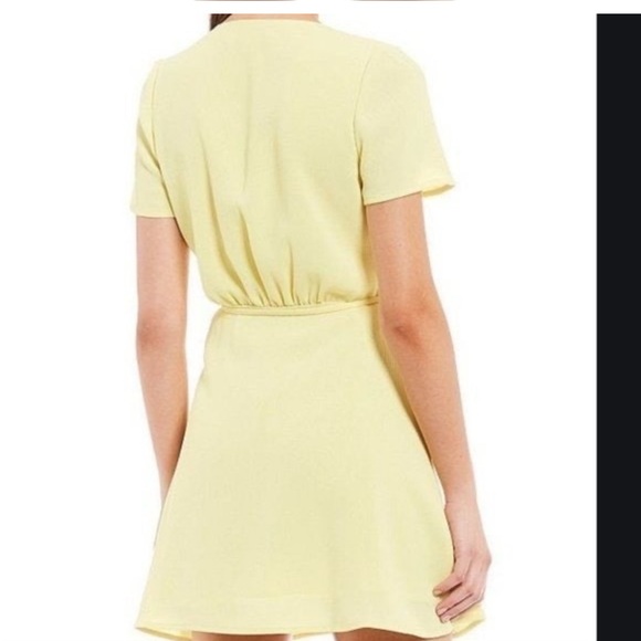 Gianni Bini Womens Yellow Wrap A-Line Mini Dress V Neck Short Sleeve Size 10 NWT - Picture 2 of 7
